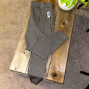 Old navy patterned black and cream pants